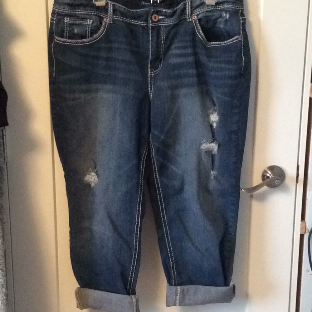 Women’s plus cropped jeans